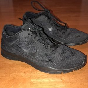 Women’s Nike Free Run Sneakers
